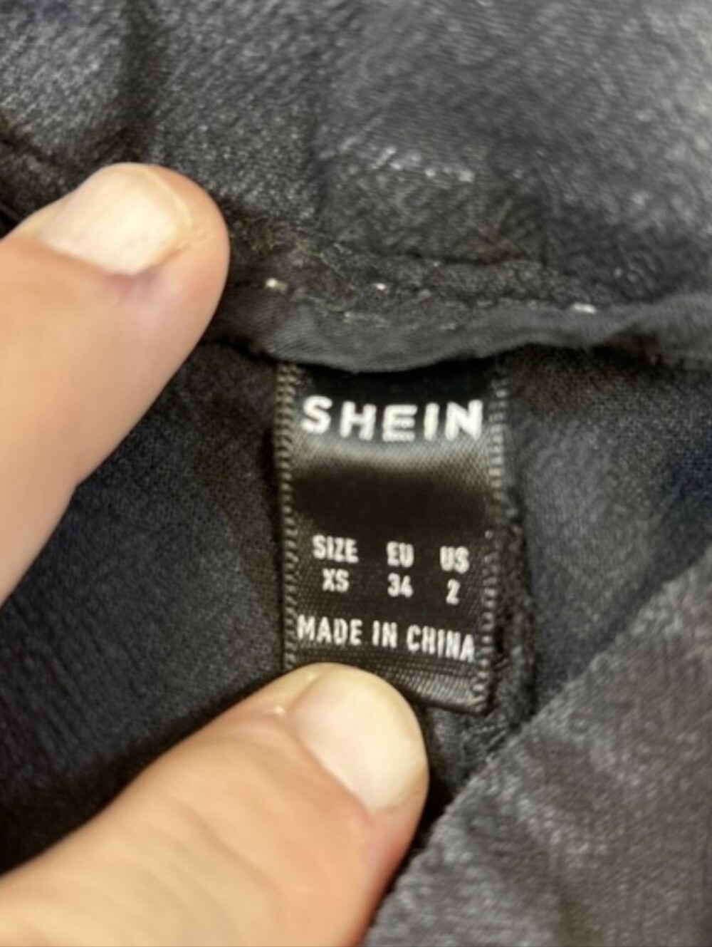 charcoal Shein cargo pants feature contrasting white stitching/ utility pockets - Picture 3 of 3